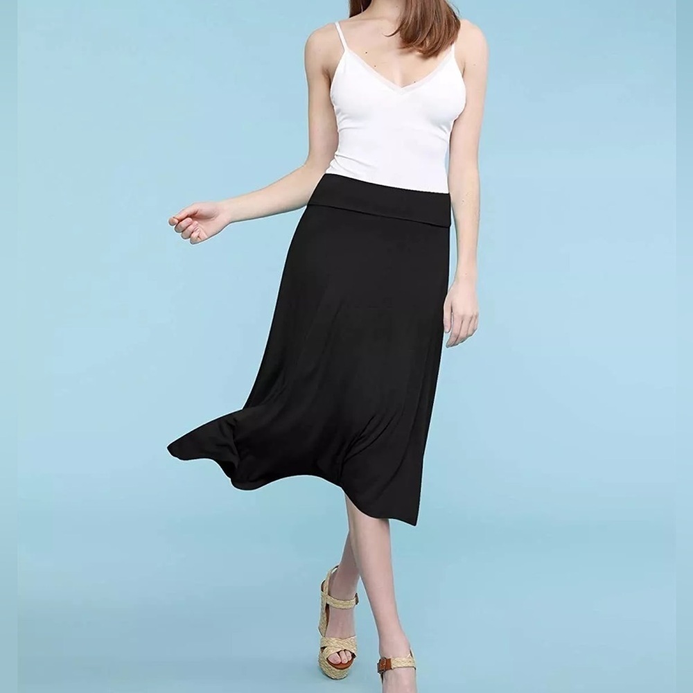 Lock and‎ Love Women's Solid Lightweight Flare Midi Pull On Closure Skirt